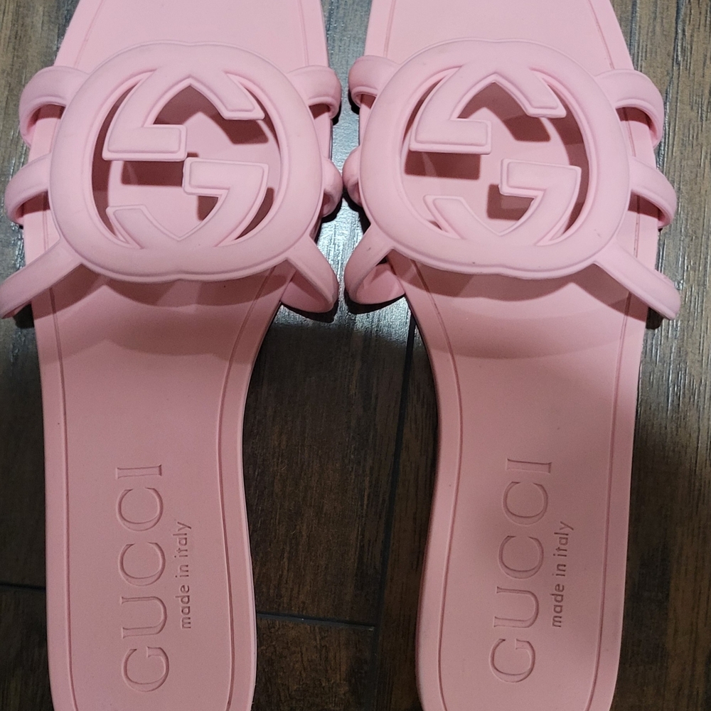 Gucci Pink Logo Slide Sandals